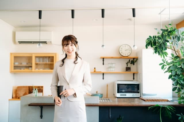 女性